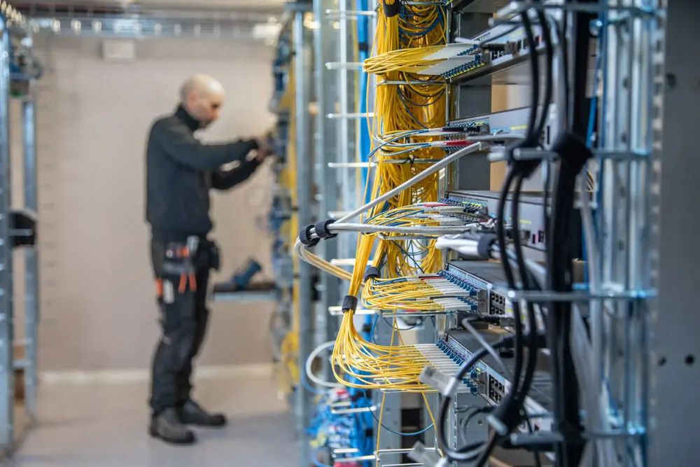 Datanätinstallation — Eddimas tekniker